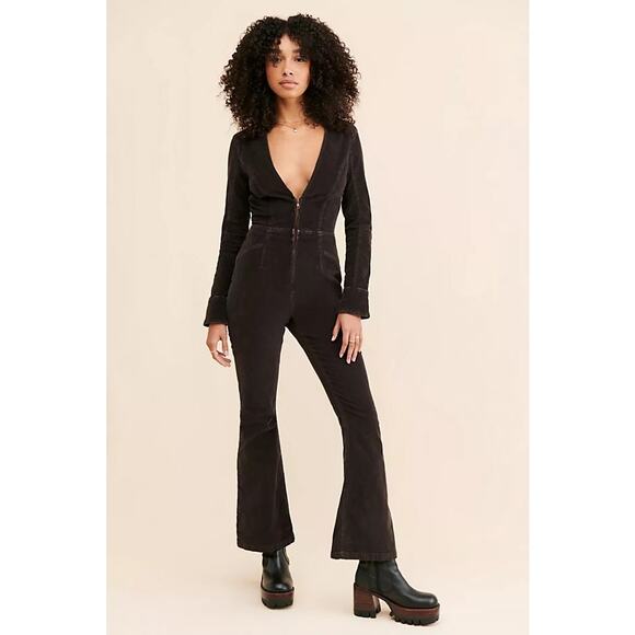 Free People Jovi Corduroy Long Sleeve 70’s Jumpsuit Sz S - Picture 1 of 14